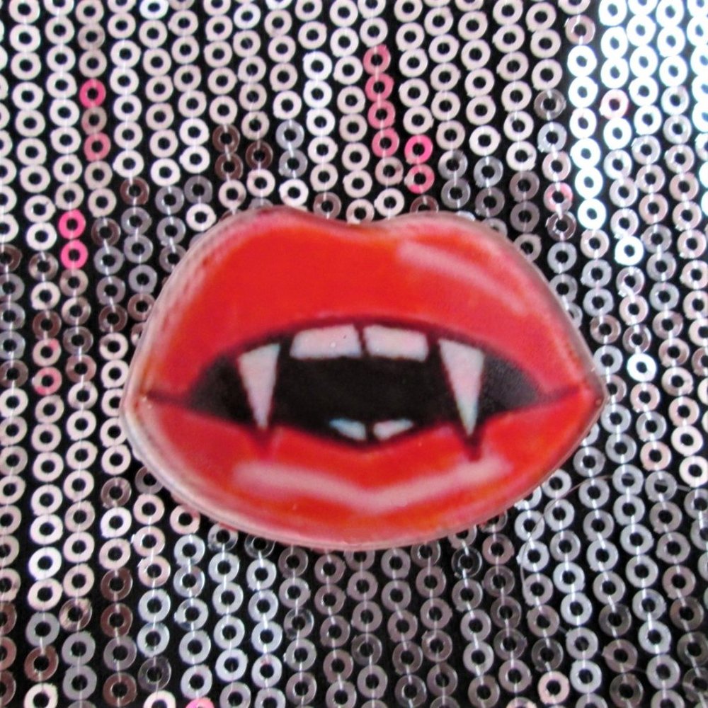dracula vampire jewelry fangs pin halloween brooch